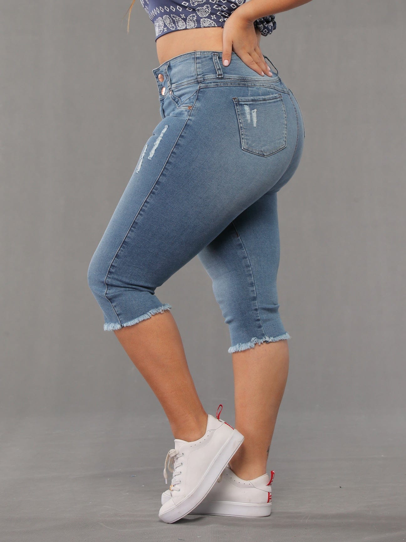 Elaine Capri Jeans with Butt Lift - Style 14189