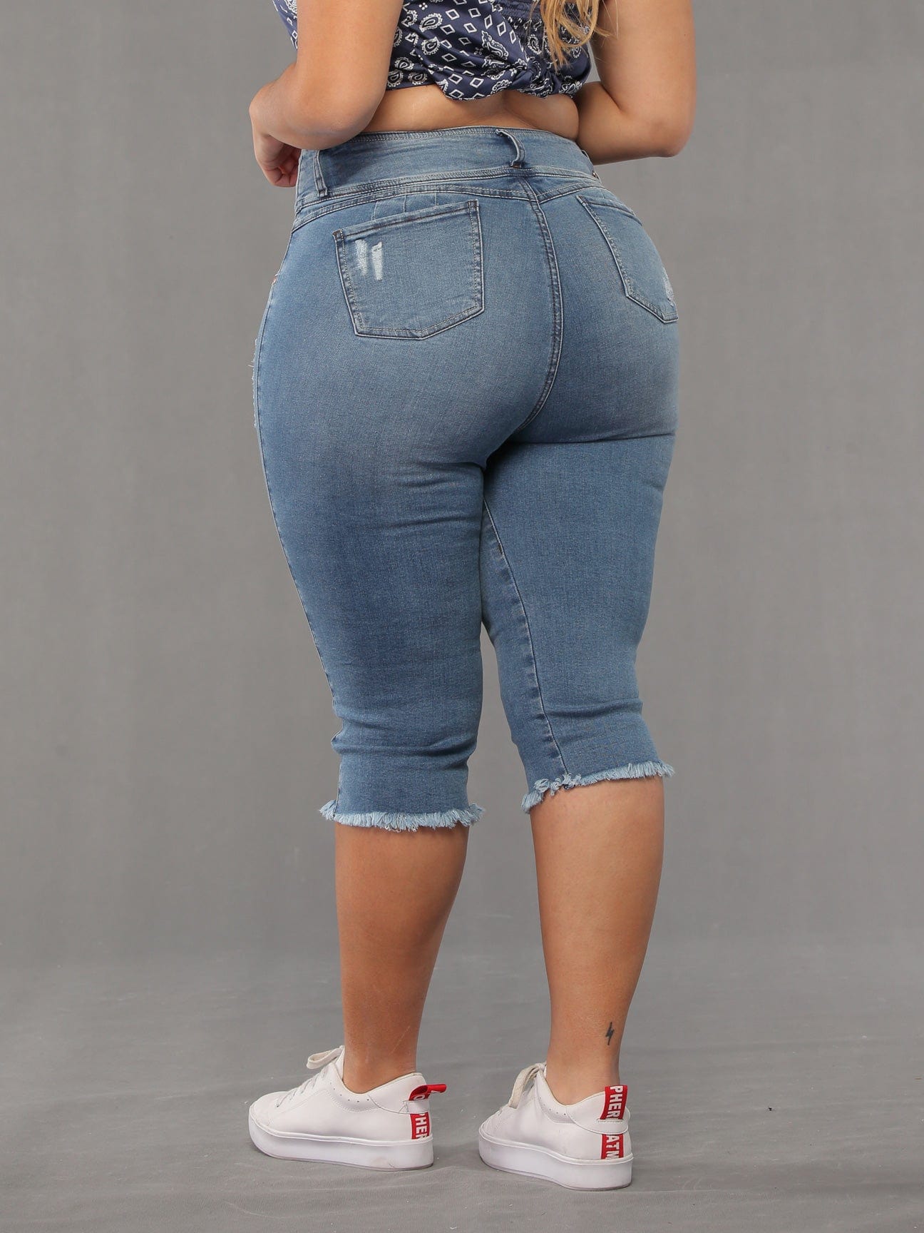 Elaine Capri Jeans with Butt Lift - Style 14189