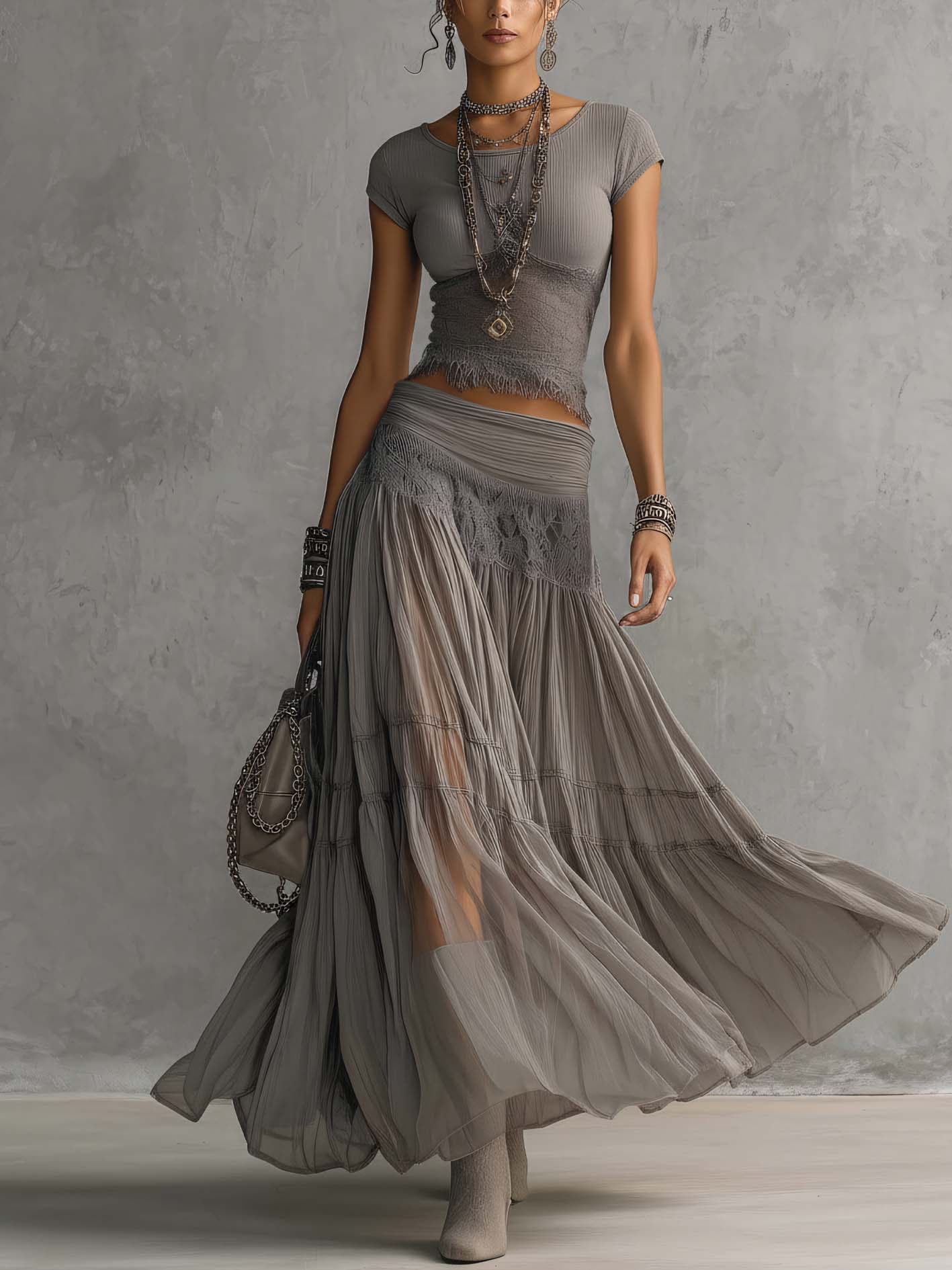 Szary Top z Koronkowym Wzorem i Maxi Spódnica Plisowana