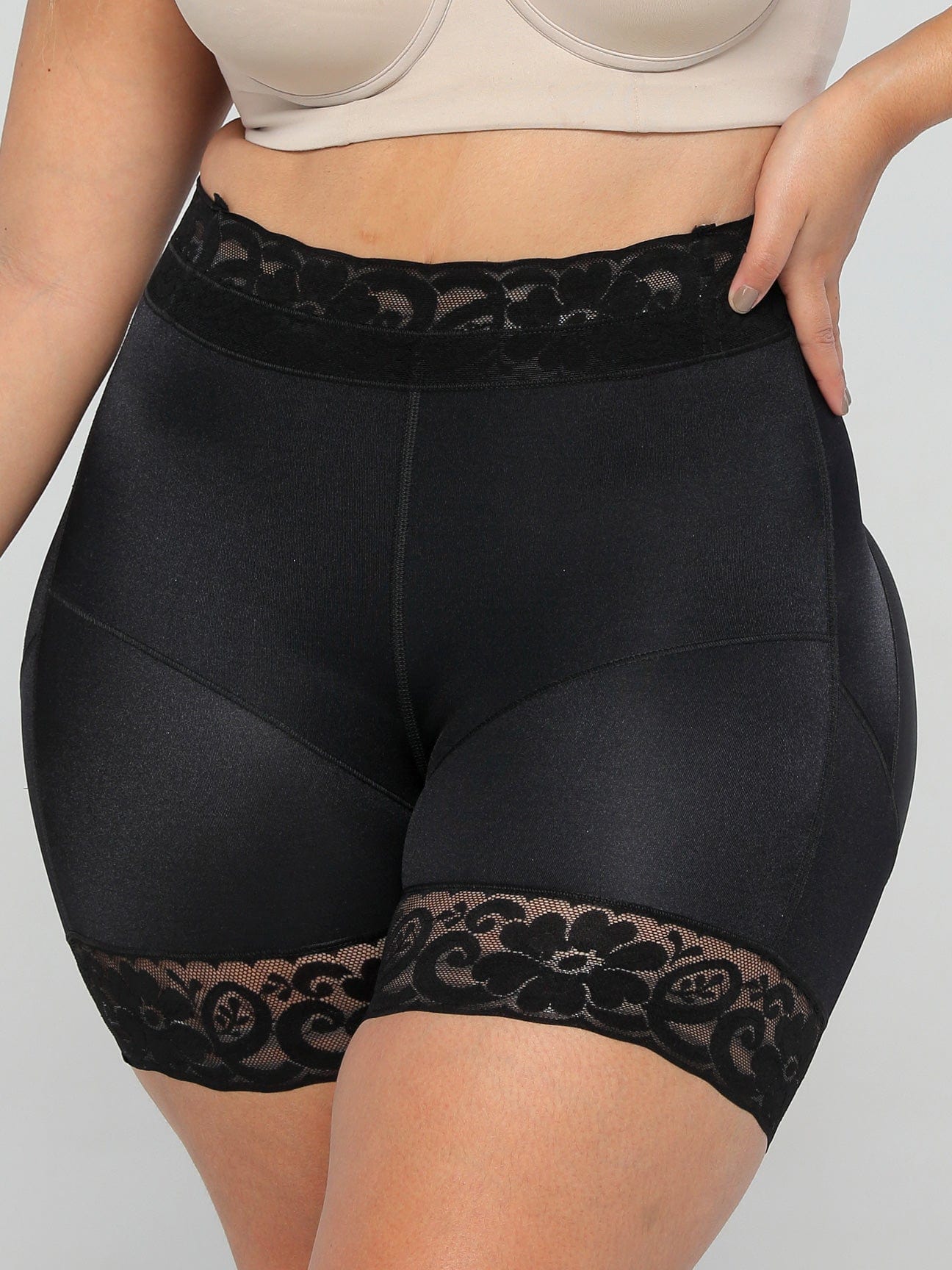 Luxury Round Lift Shorts - Model CB455