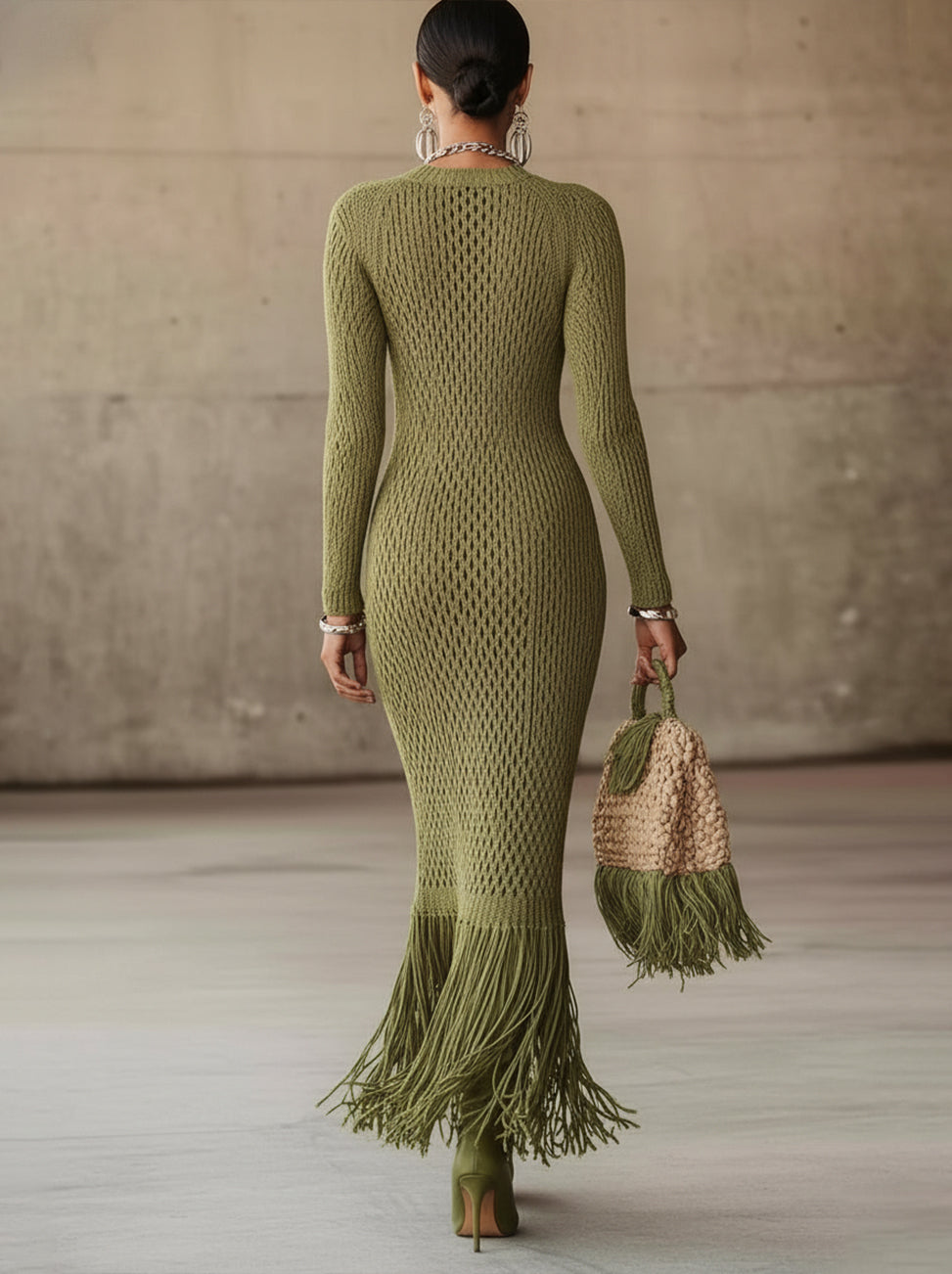 Oliwkowa maxi sukienka bodycon z frędzlami - szybka wysyłka w 24 godziny