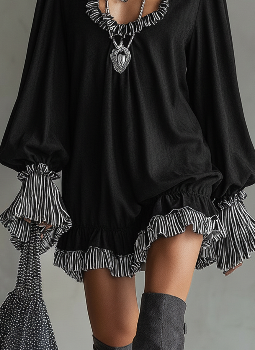 Czarna Mini Sukienka z Fausz Suede w Paski i Falbankami