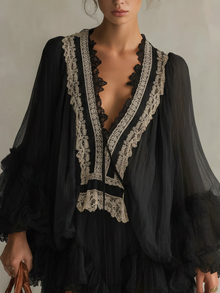 Czarna Mini Sukienka z Głębokim Dekoltem w Kształcie V z Chiffonu i Koronkowymi Detalami