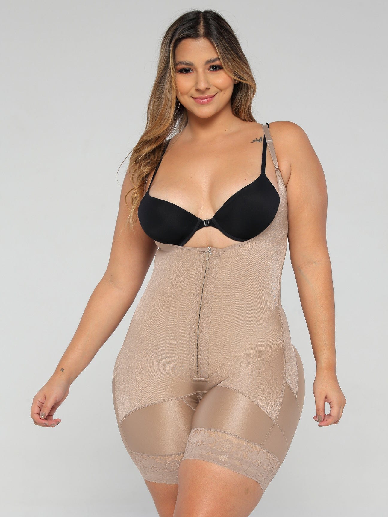 Luksusowa Faja Modelująca z Zipperem i Okrągłym Podniesieniem CB450