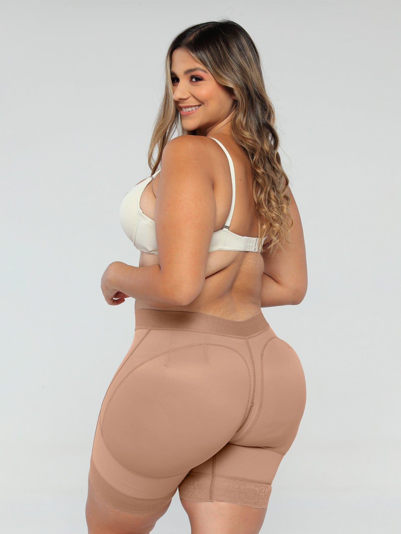Sculpting Round Lift Shorts with Hooks NS005