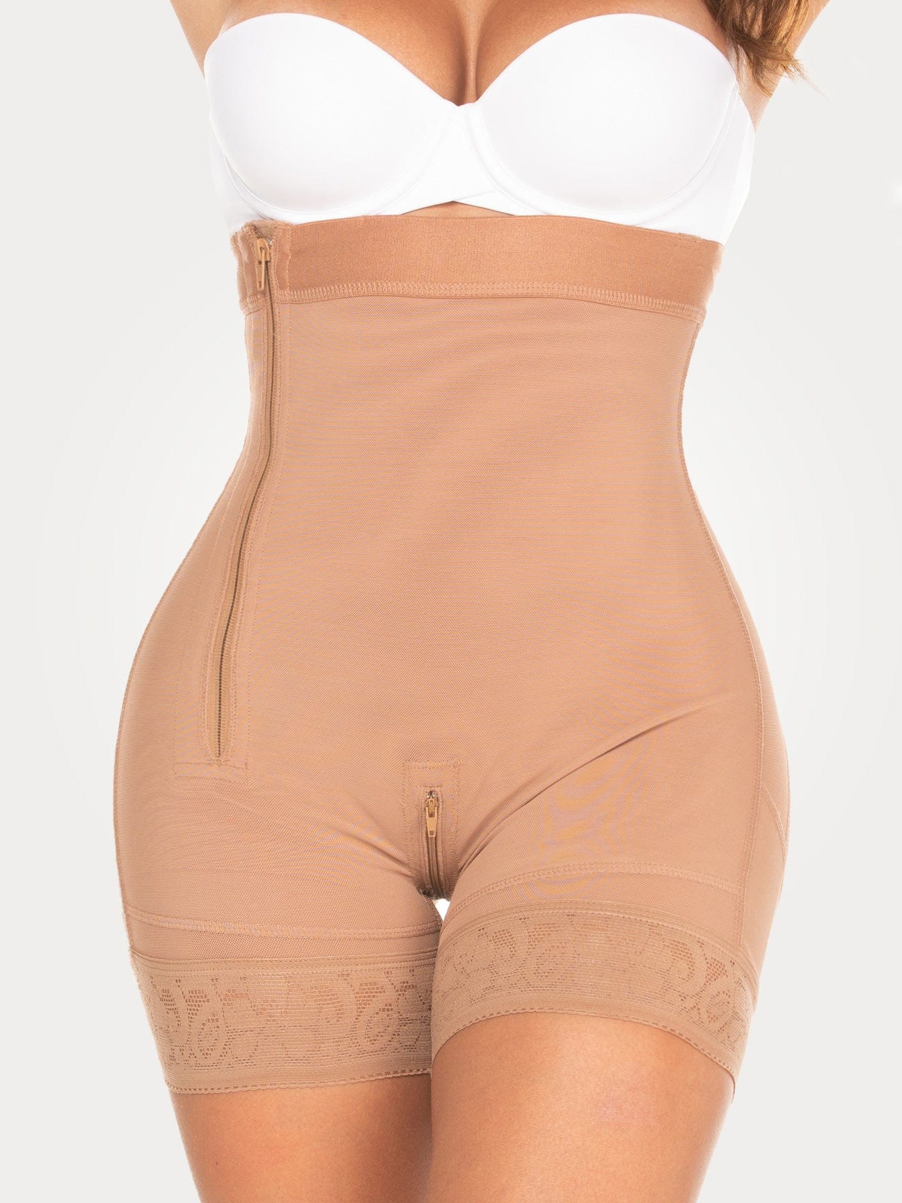 Modelująca faja bez ramiączek z bocznym zamkiem NS068